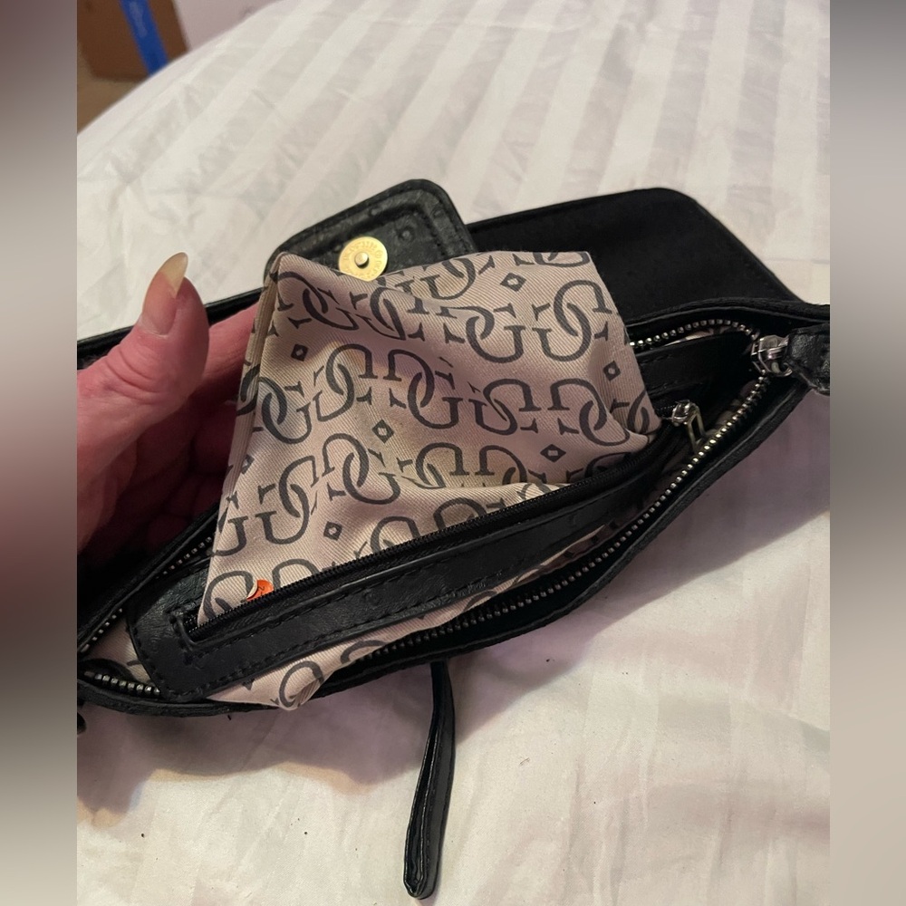Guess Black Wristlet with Silver Details - Picture 4 of 10